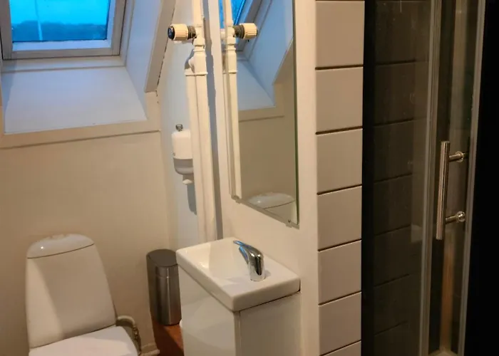 Porshøjvej 3*