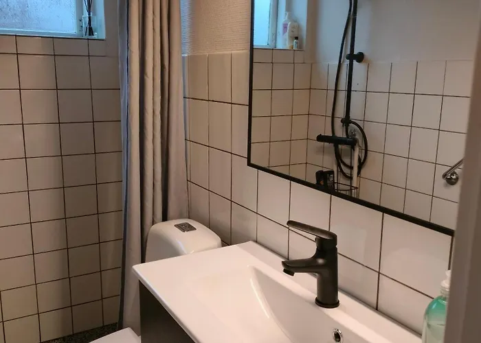 Porshøjvej 3*